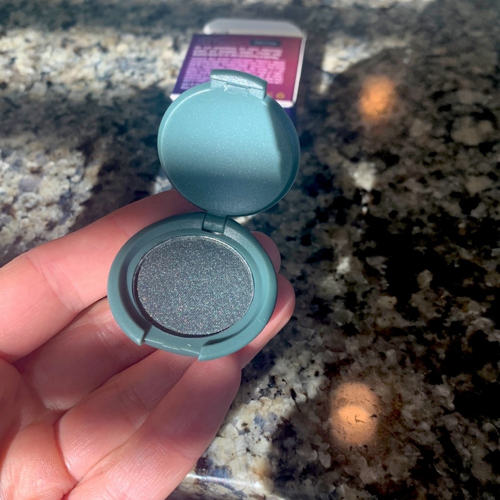 IBY Beauty shadow in “dance party”